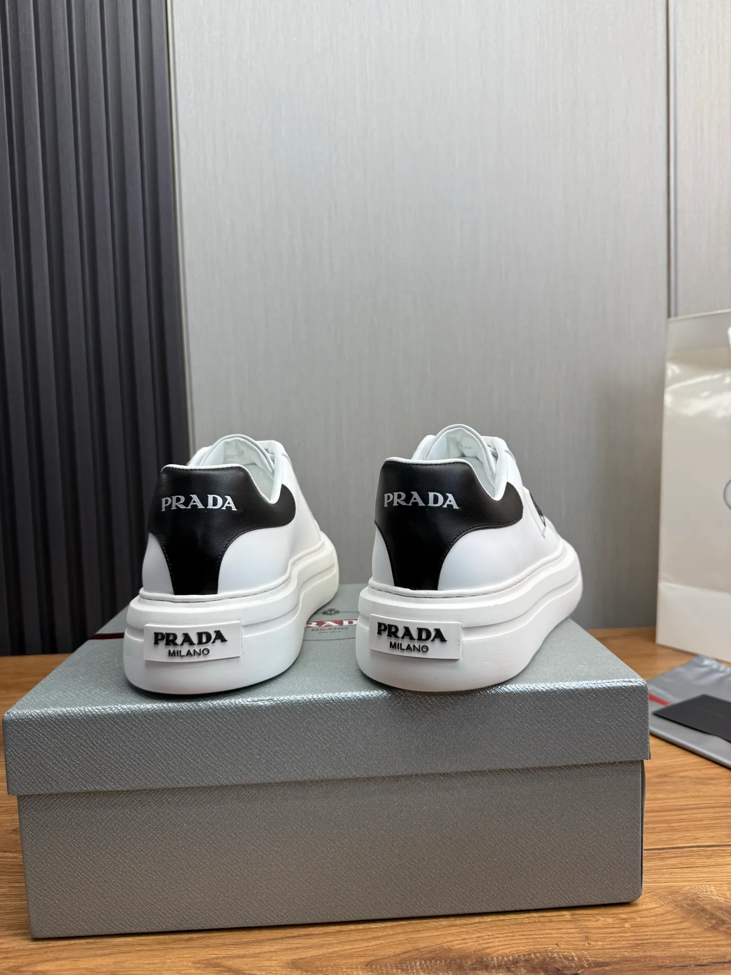 Men's shoes 💰560💰 [PRADA] Men's shoes are popular in the counter, official website is synchronized, 1 high-quality shipment ✔️Original cowhide upper + cowhide lining, 1🆚1 replica, original sole, 38-45 (45 customized, non-refundable)